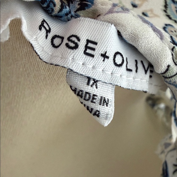 Rose & Olive Blue and White Floral Blouse - Picture 4 of 6